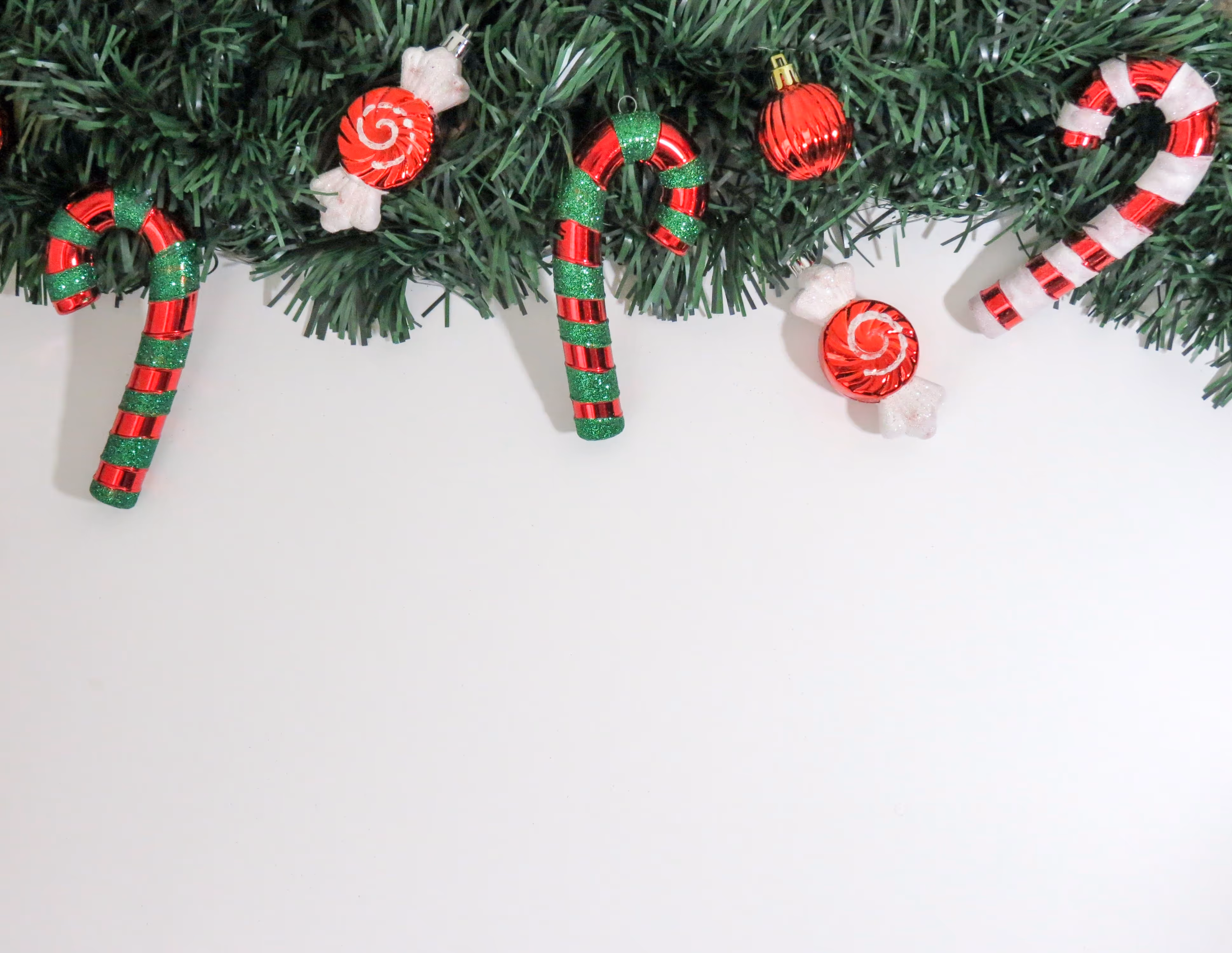 Blog post thumbnail: Holiday Email Signature Inspiration - Festive seasonal email signature designs