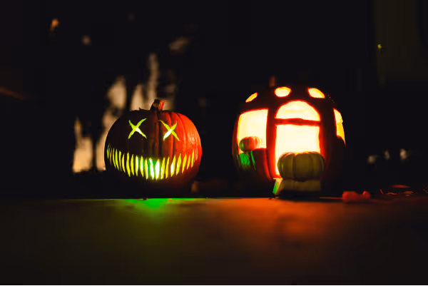 Blog post thumbnail: How Your Favorite Spooky Season Icons Leverage Email Signatures