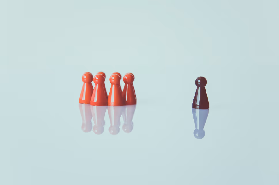 Blog thumbnail: 3 Ways Sales Leaders Use Email Signatures to Drive Higher Conversions