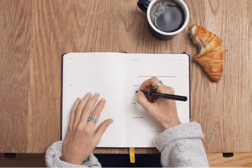 Blog thumbnail: Not Using Email Signatures? 5 Reasons You Should Reconsider