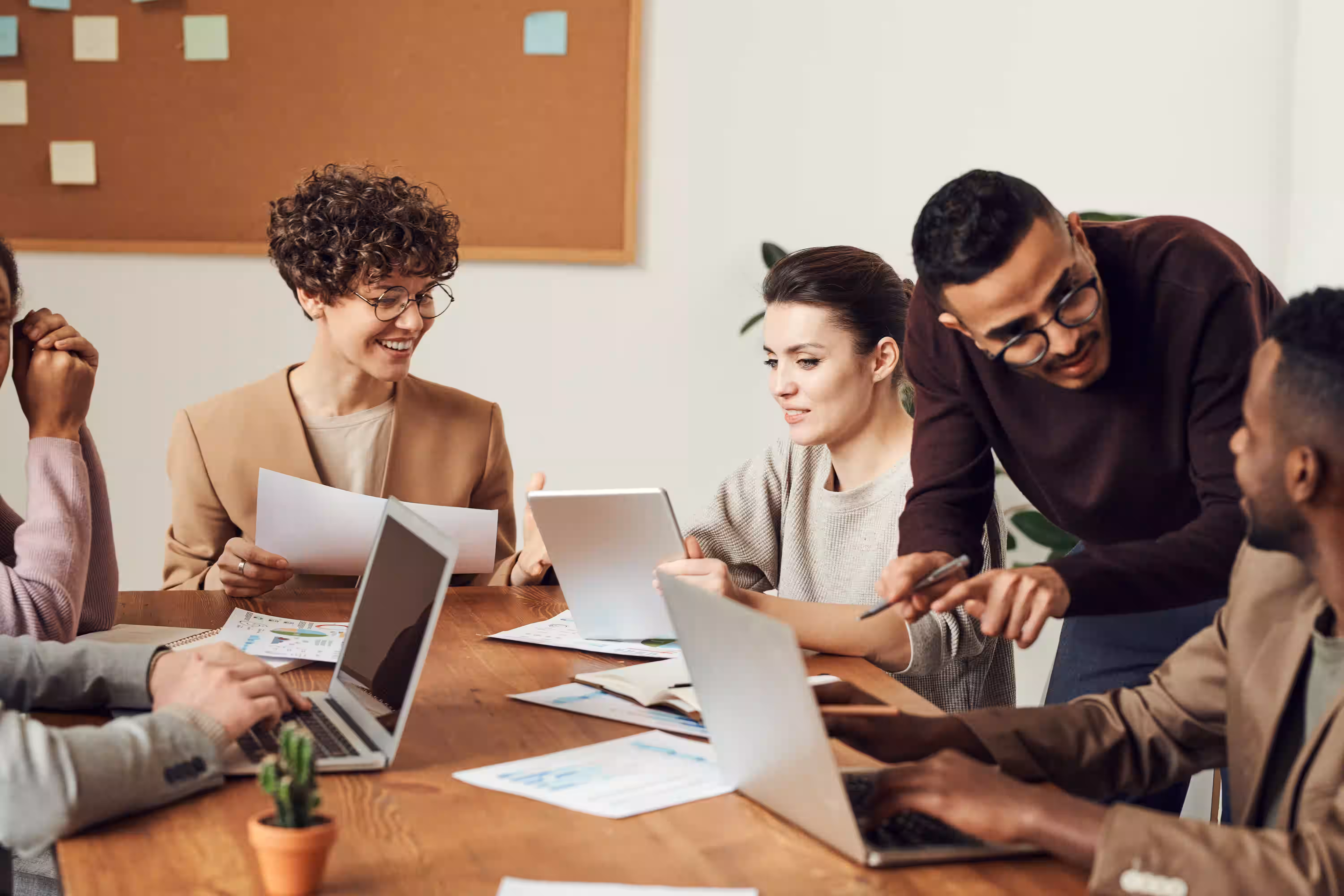 Blog post thumbnail: Top 5 ABM Metrics - Account-based marketing measurement and analytics